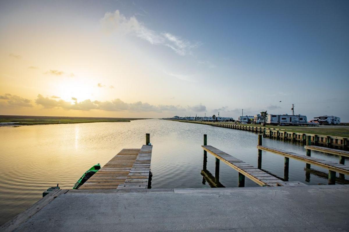Blue Water Rv Resort 加尔维斯敦 外观 照片